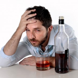 Алкогольная зависимость – как выйти из запоя